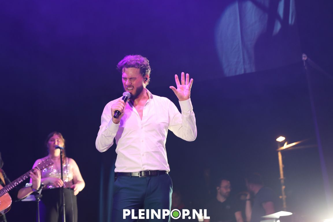 BOUKE & THE ELVIS MATTERS BAND    (23)